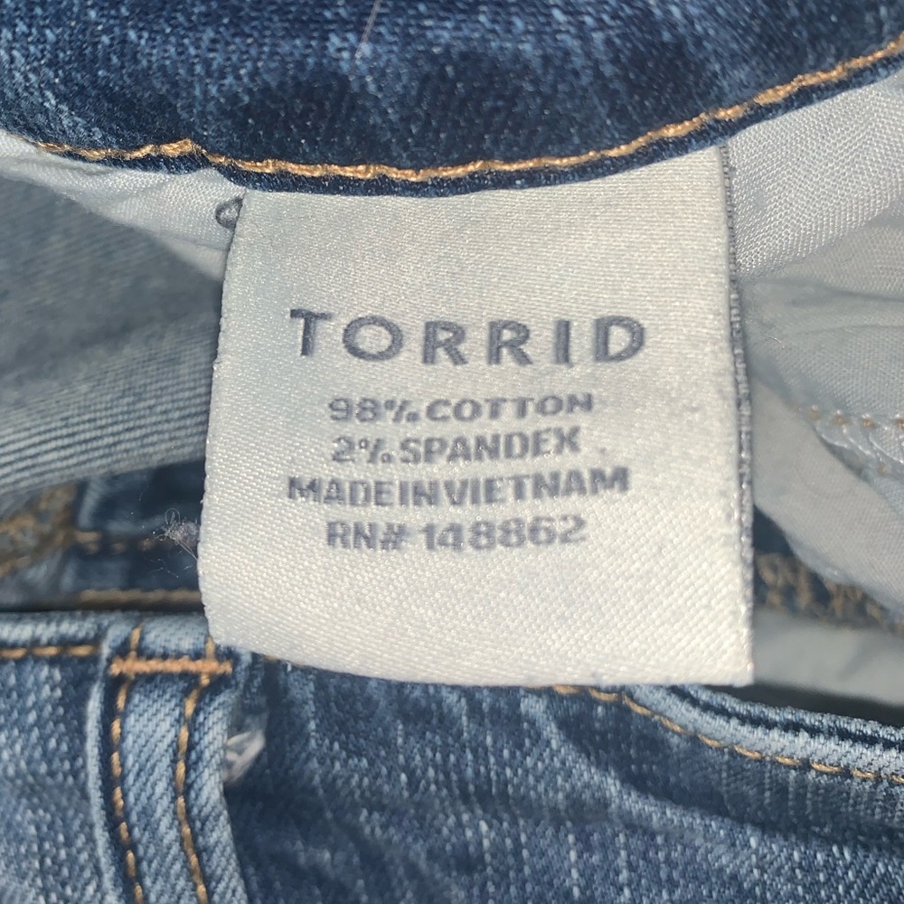 Torrid Boyfriend Cropped Jeans - Size 22 - Picture 8 of 10